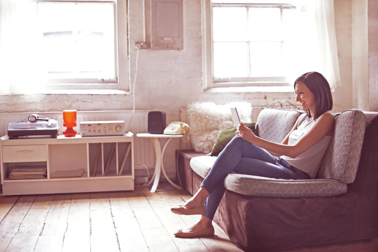 Espacio de trabajo con materiales financieros
